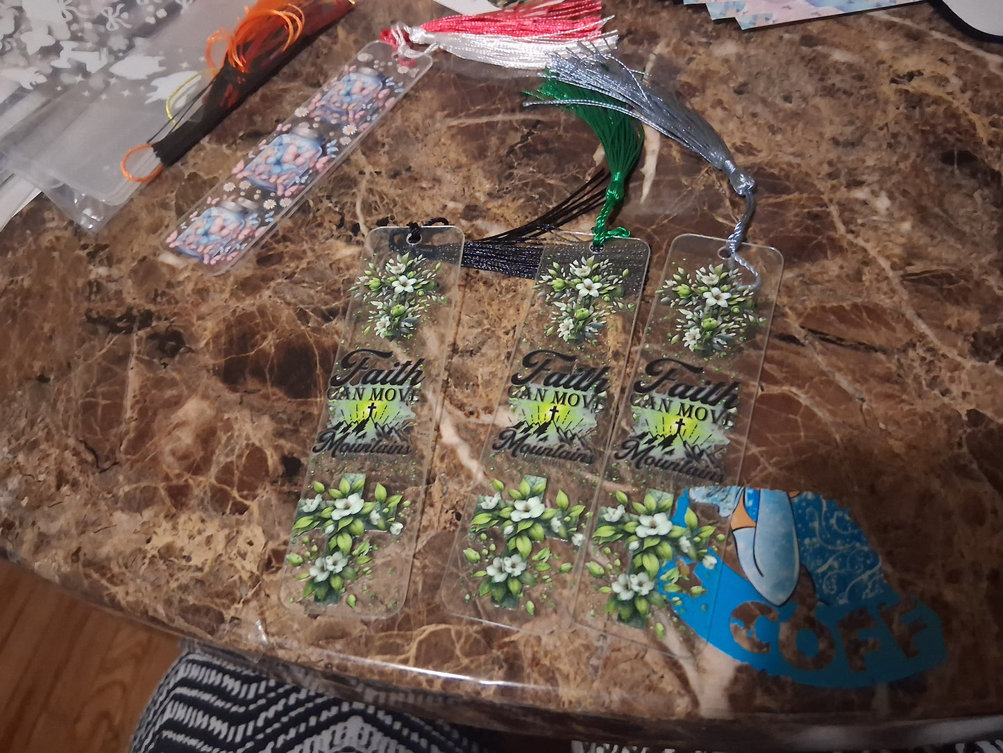 Cross bookmark