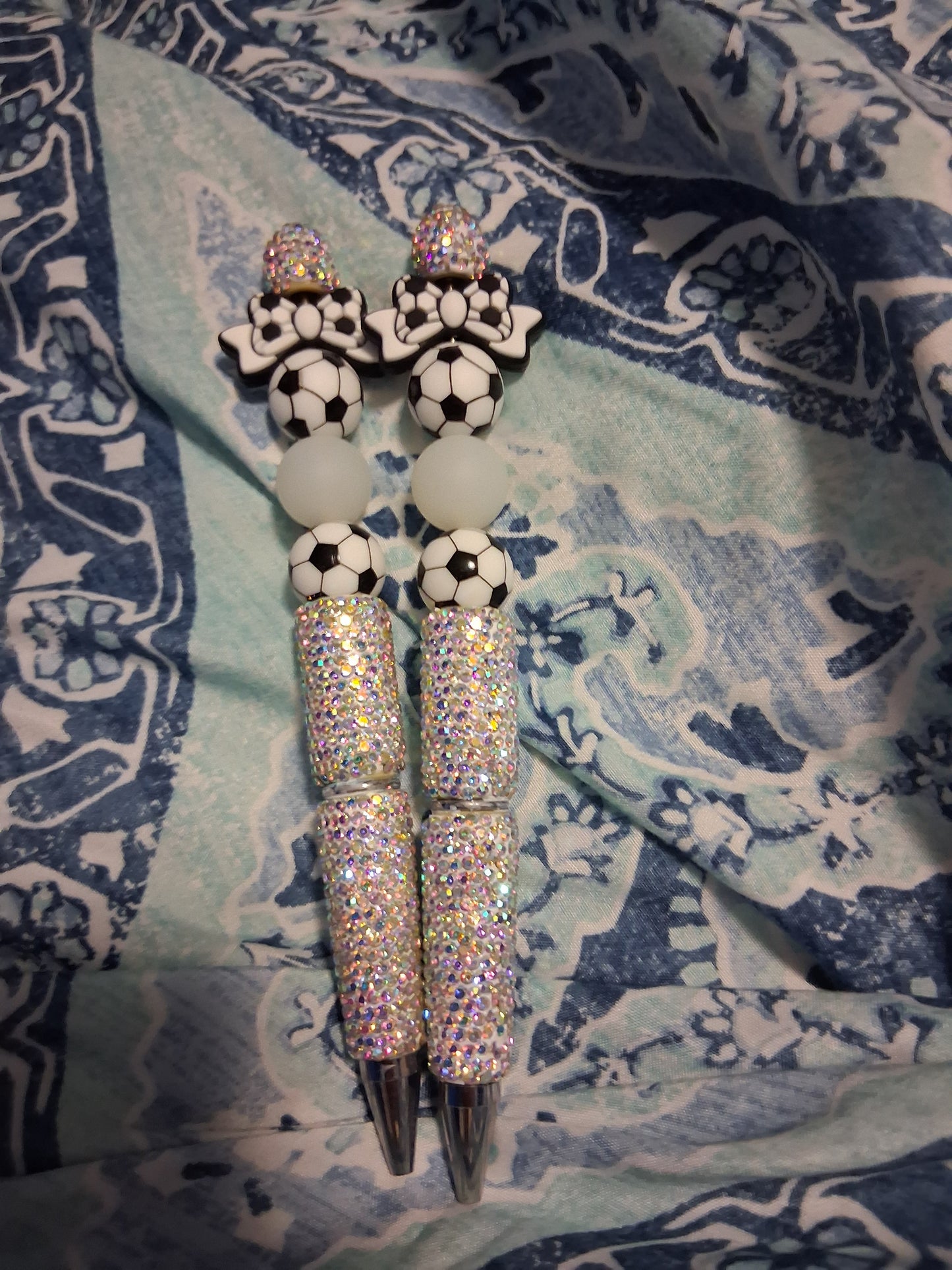 Soccerball pen